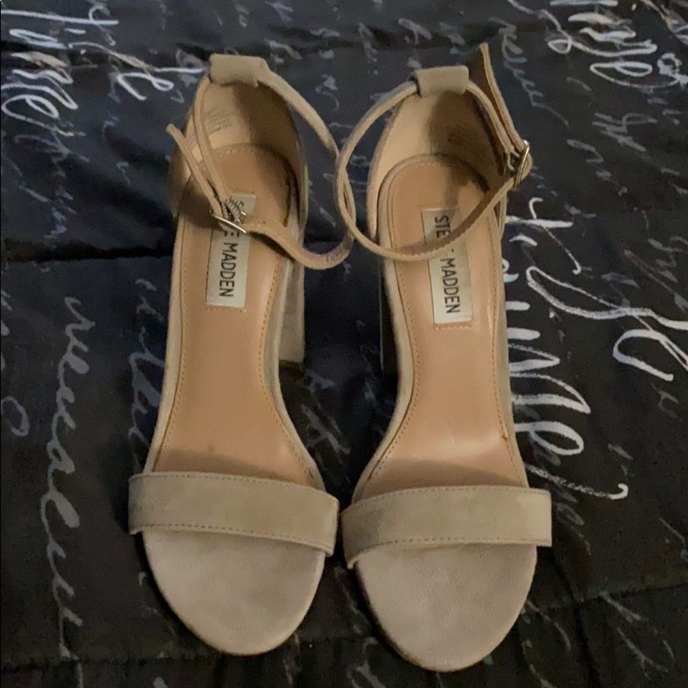 Beige heels